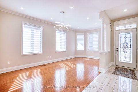 Photo 2 at 57 Abilene Court, Westbrook, Richmond Hill