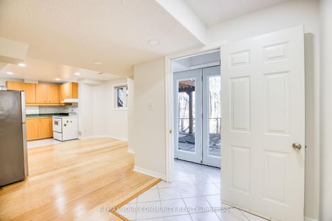 Photo 20 at 57 Abilene Court, Westbrook, Richmond Hill