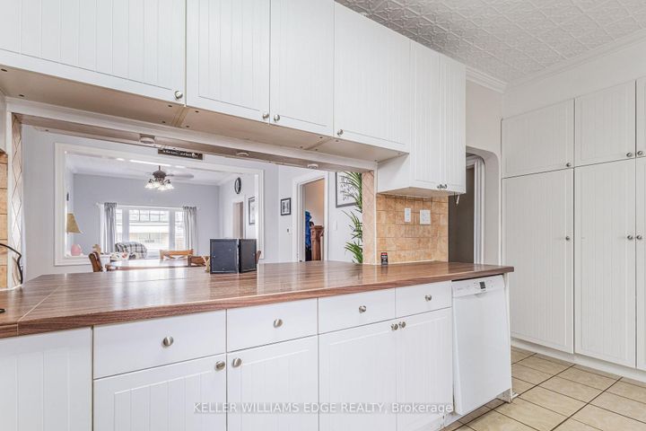 Photo 10 at 20 Cambridge Avenue, Crown Point, Hamilton