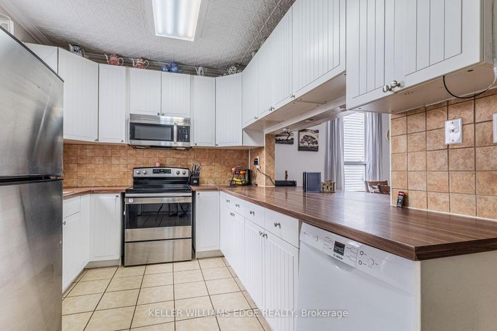 Photo 11 at 20 Cambridge Avenue, Crown Point, Hamilton