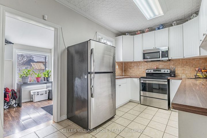 Photo 13 at 20 Cambridge Avenue, Crown Point, Hamilton