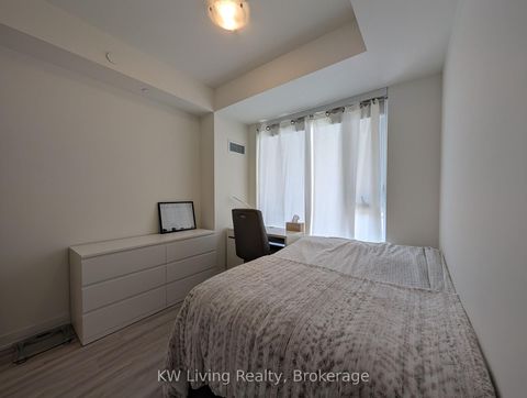 Photo 7 at 218 - 6 David Eyer Road, Rural Richmond Hill, Richmond Hill