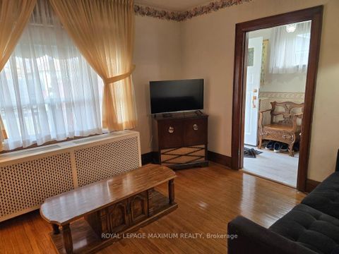 Photo 5 at 26 Landour Avenue, Eglinton West, Toronto