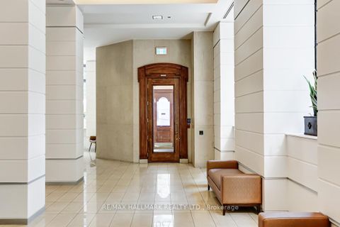 Photo 1 at 911 - 230 King Street E, Moss Park, Toronto