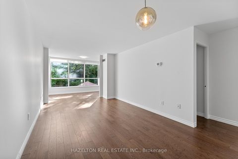 Photo 3 at 211 - 225 Davenport Road, Annex, Toronto