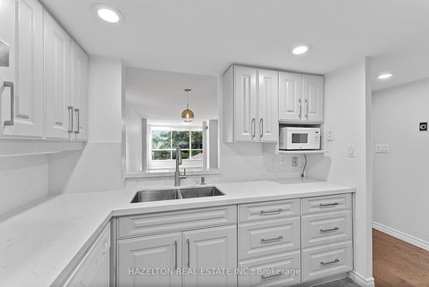 Photo 9 at 211 - 225 Davenport Road, Annex, Toronto