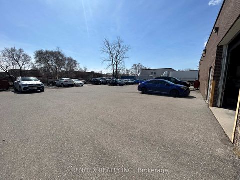 Photo 9 at 47 Toro Road, York University Heights, Toronto