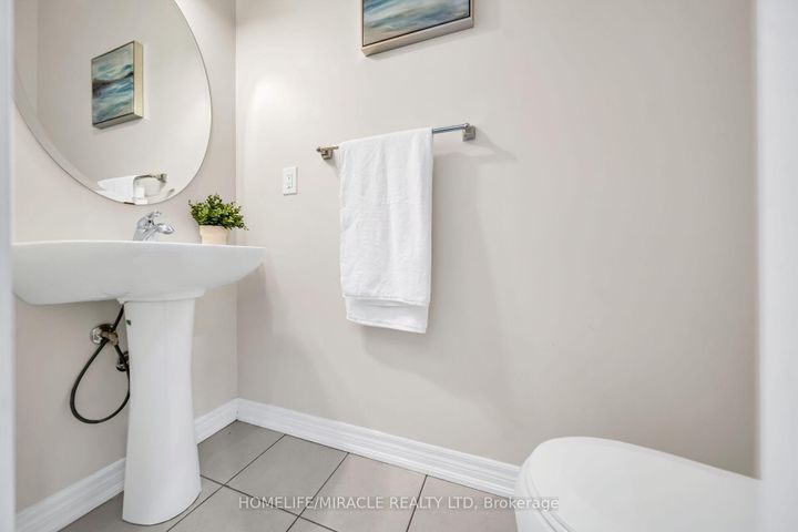 Photo 9 at 41 Hoxton Road, Northwest Brampton, Brampton