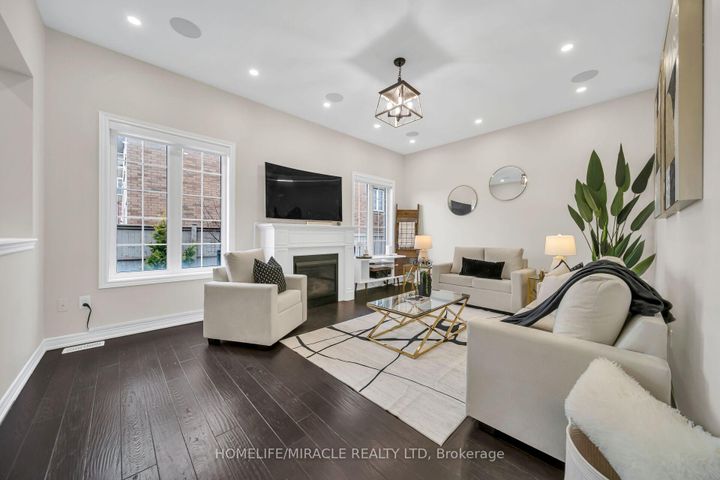 Photo 10 at 41 Hoxton Road, Northwest Brampton, Brampton