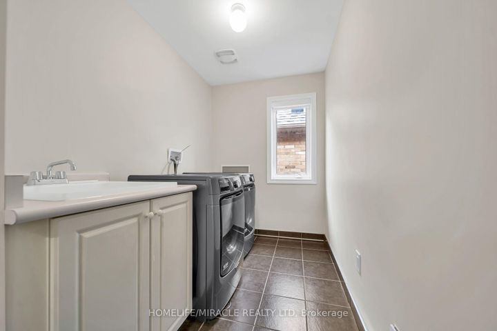 Photo 28 at 41 Hoxton Road, Northwest Brampton, Brampton