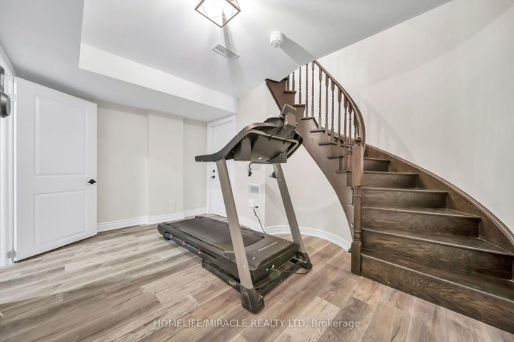 Photo 34 at 41 Hoxton Road, Northwest Brampton, Brampton