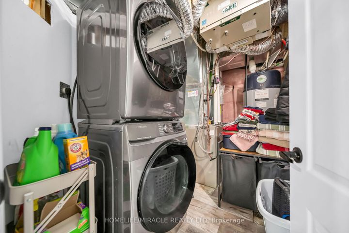 Photo 37 at 41 Hoxton Road, Northwest Brampton, Brampton