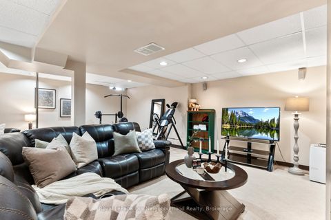 Photo 33 at 61 Fry Crescent, Bowmanville, Clarington