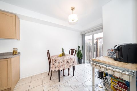 Photo 6 at 126 Lowther Avenue, Oak Ridges, Richmond Hill