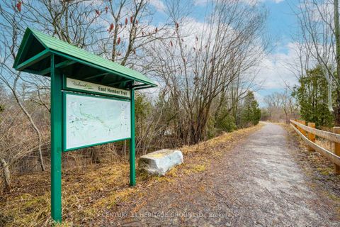 Photo 15 at 126 Lowther Avenue, Oak Ridges, Richmond Hill