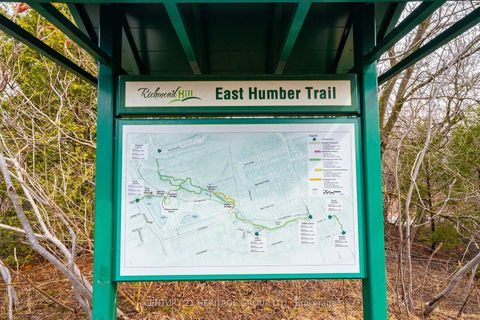 Photo 16 at 126 Lowther Avenue, Oak Ridges, Richmond Hill