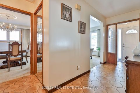 Photo 10 at 61 Bartel Drive, Jane Heights, Toronto