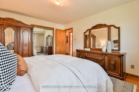 Photo 16 at 61 Bartel Drive, Jane Heights, Toronto