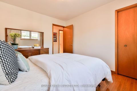 Photo 20 at 61 Bartel Drive, Jane Heights, Toronto