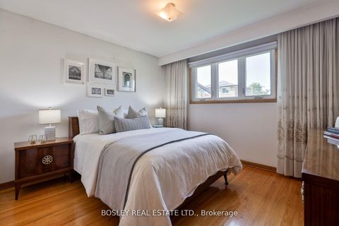 Photo 22 at 61 Bartel Drive, Jane Heights, Toronto