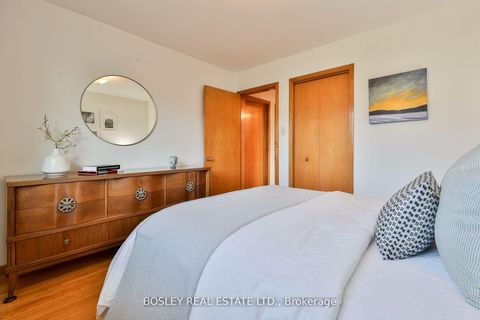 Photo 25 at 61 Bartel Drive, Jane Heights, Toronto