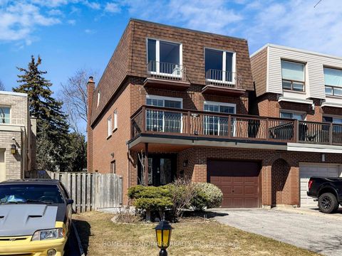 Photo 2 at 139 Chipwood Crescent, Pleasant View, Toronto
