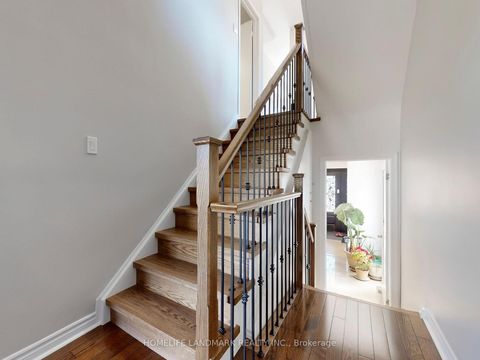 Photo 9 at 139 Chipwood Crescent, Pleasant View, Toronto