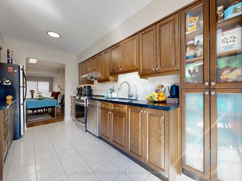 Photo 13 at 139 Chipwood Crescent, Pleasant View, Toronto