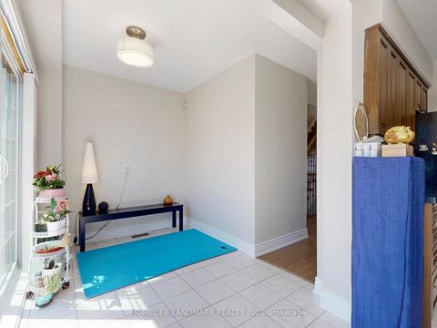 Photo 18 at 139 Chipwood Crescent, Pleasant View, Toronto