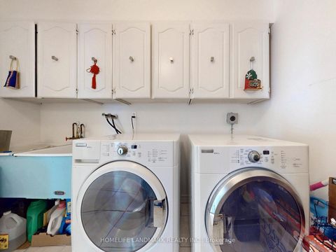 Photo 21 at 139 Chipwood Crescent, Pleasant View, Toronto