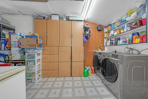 Photo 13 at 101 - 2901 Jane Street, Jane Heights, Toronto