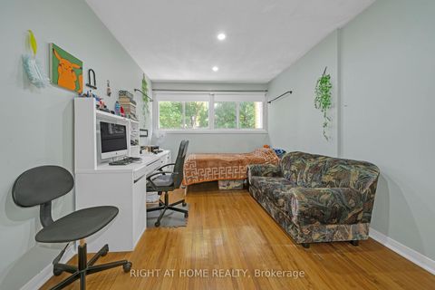 Photo 17 at 101 - 2901 Jane Street, Jane Heights, Toronto