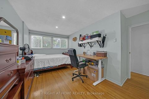 Photo 23 at 101 - 2901 Jane Street, Jane Heights, Toronto