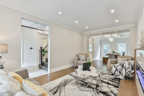 Photo 6 at 11 Gatcombe Circle, Mill Pond, Richmond Hill