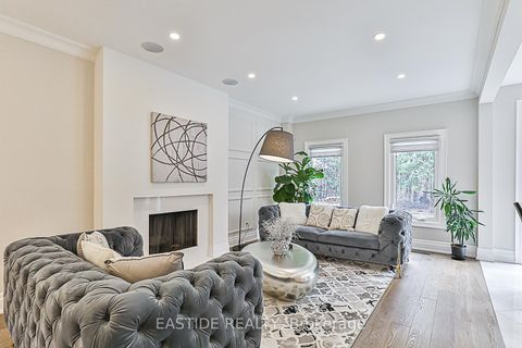 Photo 12 at 11 Gatcombe Circle, Mill Pond, Richmond Hill