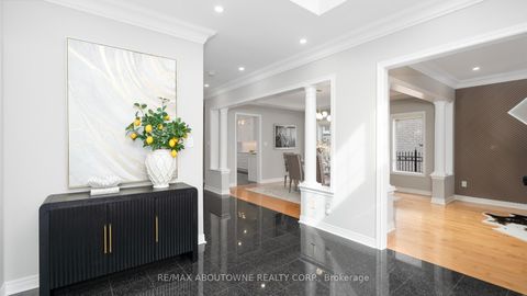 Photo 3 at 22 Siderno Crescent, East Woodbridge, Vaughan