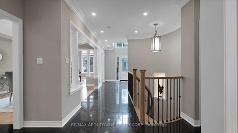 Photo 11 at 22 Siderno Crescent, East Woodbridge, Vaughan