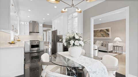 Photo 15 at 22 Siderno Crescent, East Woodbridge, Vaughan