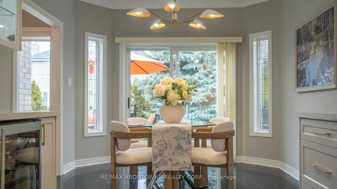 Photo 16 at 22 Siderno Crescent, East Woodbridge, Vaughan