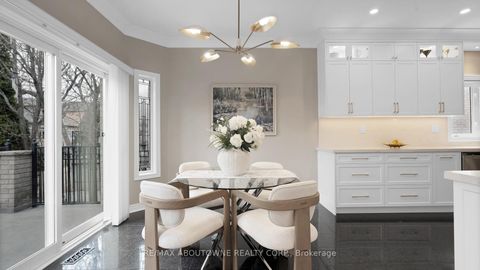 Photo 17 at 22 Siderno Crescent, East Woodbridge, Vaughan