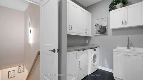 Photo 20 at 22 Siderno Crescent, East Woodbridge, Vaughan