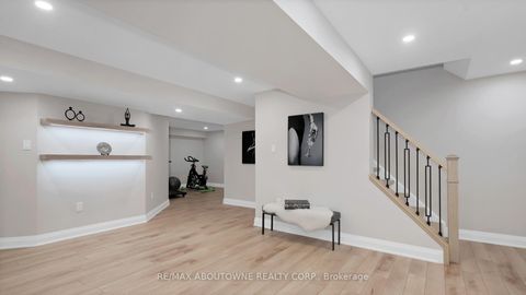 Photo 29 at 22 Siderno Crescent, East Woodbridge, Vaughan