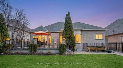 Photo 46 at 22 Siderno Crescent, East Woodbridge, Vaughan