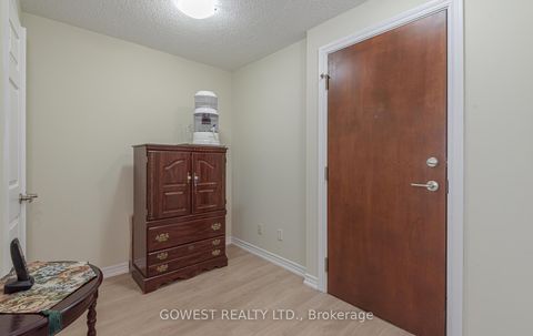 Photo 5 at 1610 - 310 Burnhamthorpe Road W, City Centre, Mississauga