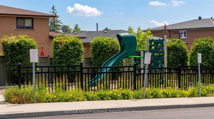 Photo 30 at 60 Juneau Street, East Woodbridge, Vaughan