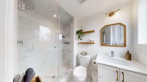 Photo 12 at 60 Juneau Street, East Woodbridge, Vaughan