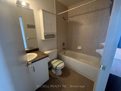 Photo 3 at 1008 - 650 Lawrence Avenue W, Lawrence, Toronto