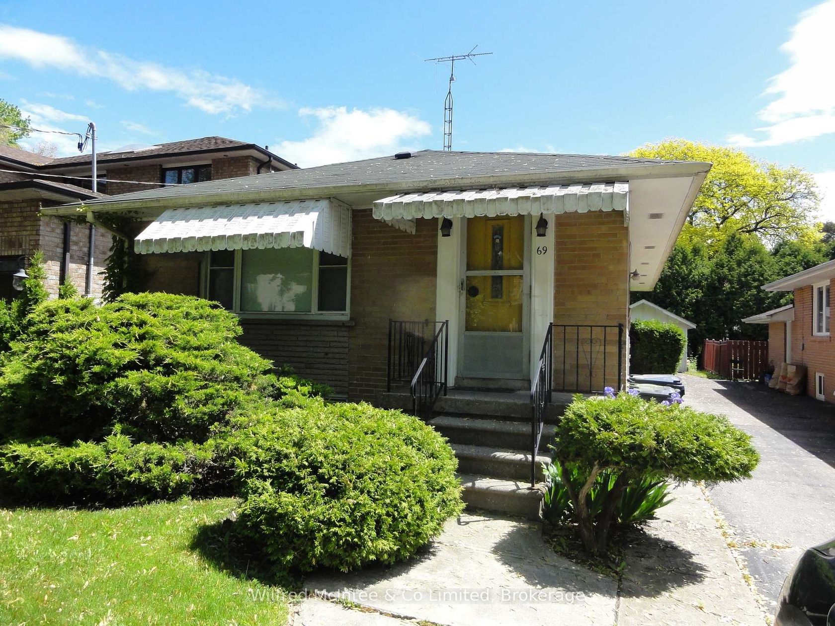 69 Haliburton Avenue, City Centre West, Toronto 