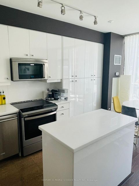 Photo 2 at 703 - 225 Webb Drive, City Centre, Mississauga