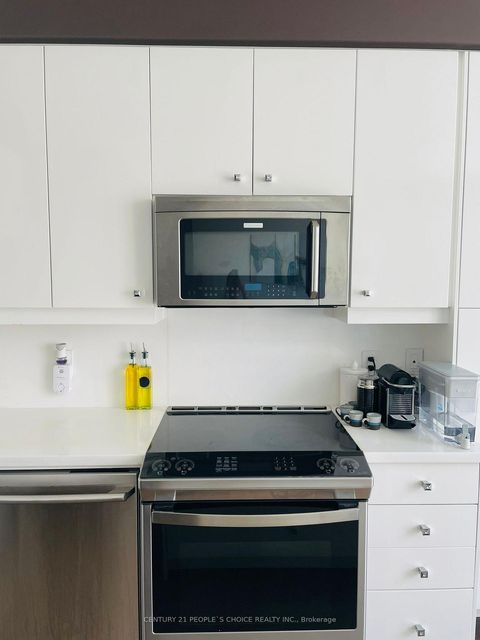 Photo 6 at 703 - 225 Webb Drive, City Centre, Mississauga